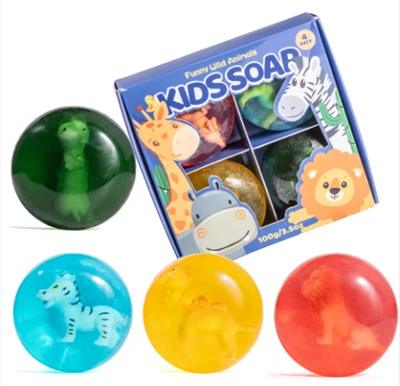 Jabón natural para niños con juguete en el interior